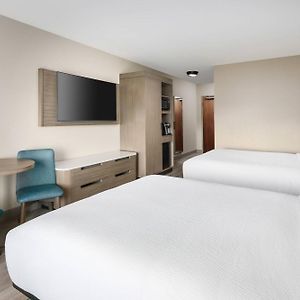 Standard Queen Room Two Queen Beds Hearing Accessible